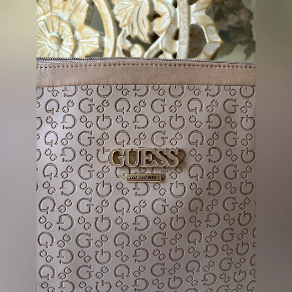 GUESS Cosmetic Bag NWT Dusty Rose color - Picture 2 of 10